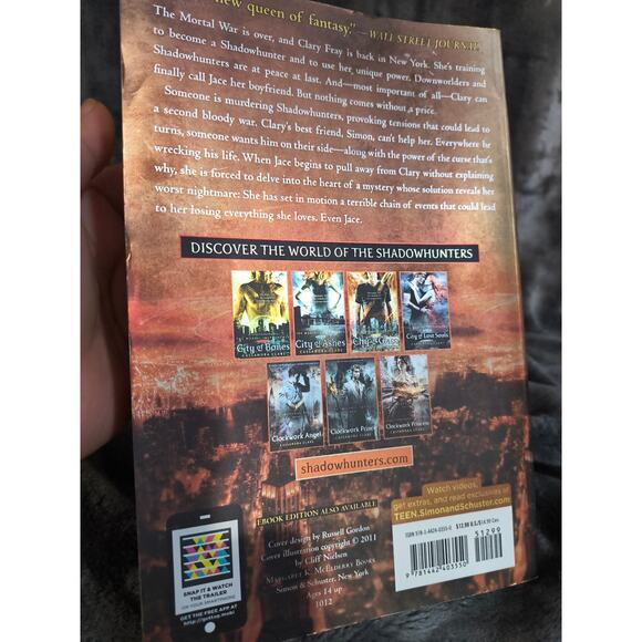 City of fallen Angels By Cassandra Clare (Book 4) The Mortal Instruments) - Picture 4 of 4